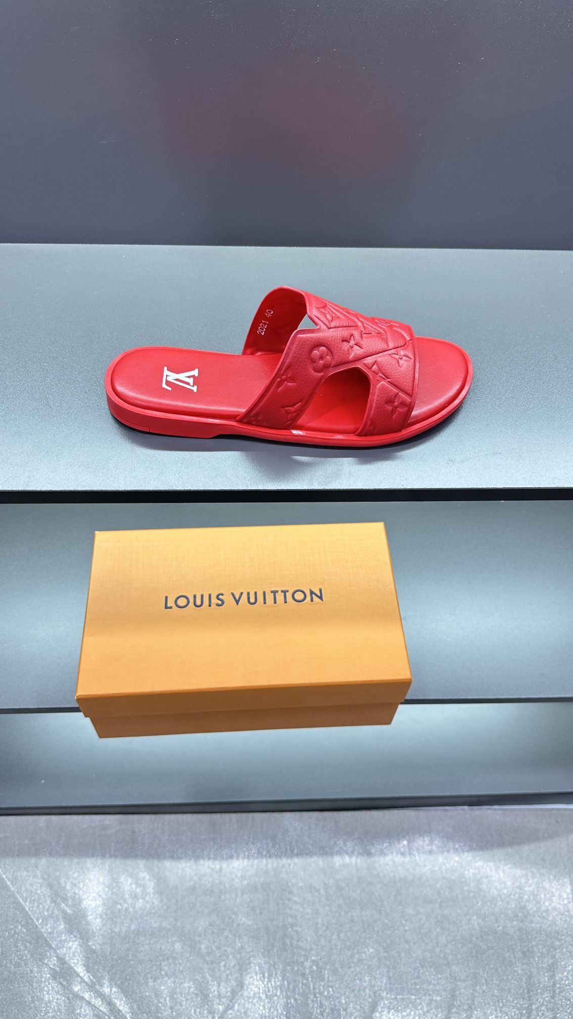 Louis Vuitton Slippers